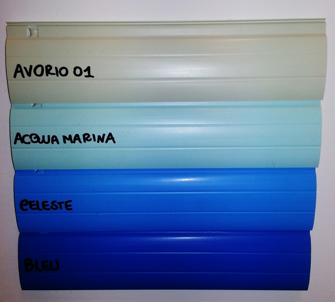 Tapparelle pvc tonalità di celeste/blu